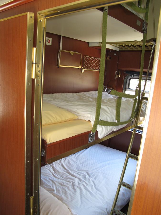 Single Bed in Compartment (6 Adults),506709018:JPEG